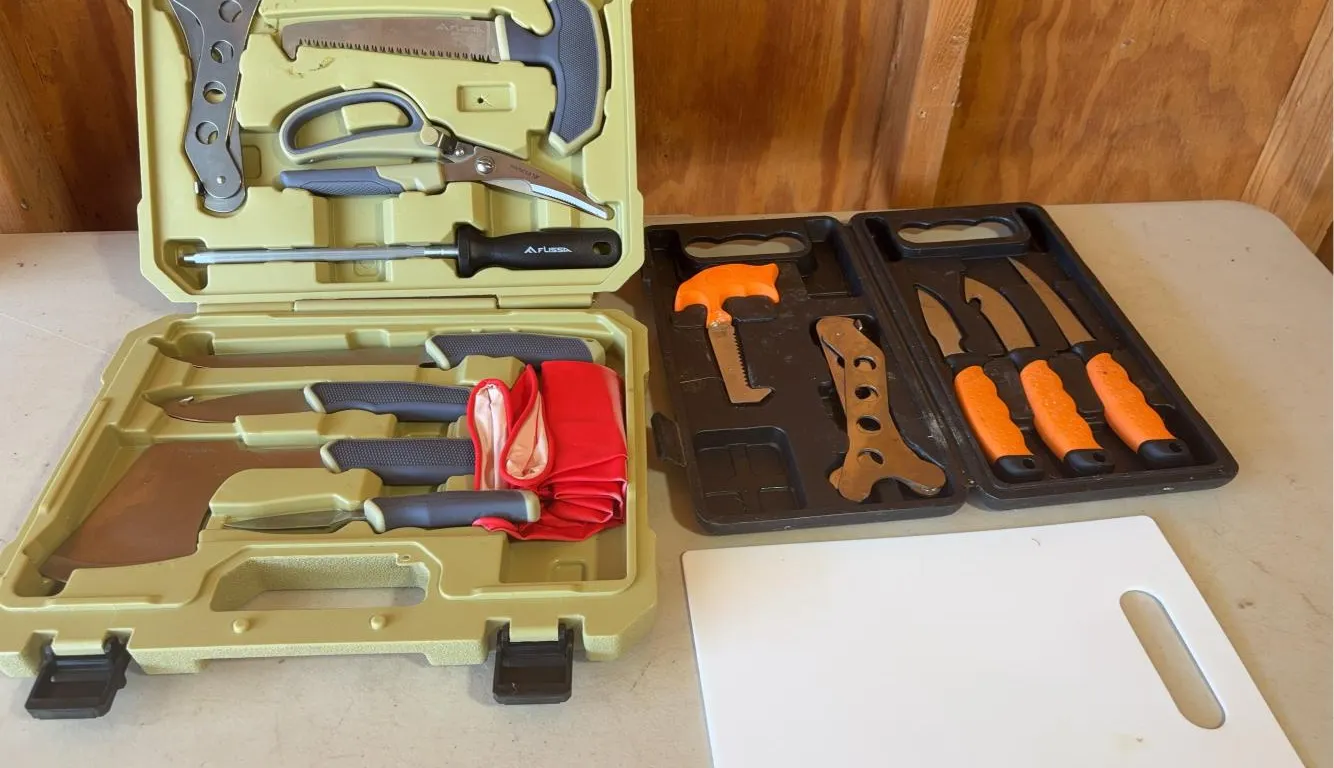 Flissa & Red Deer Hunting Kits In Case -Appears New