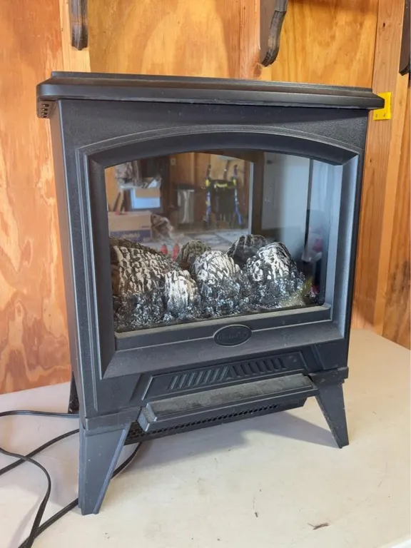 The Electralog Electric Fireplace -Model CS1205 Mod. B -22” Tall