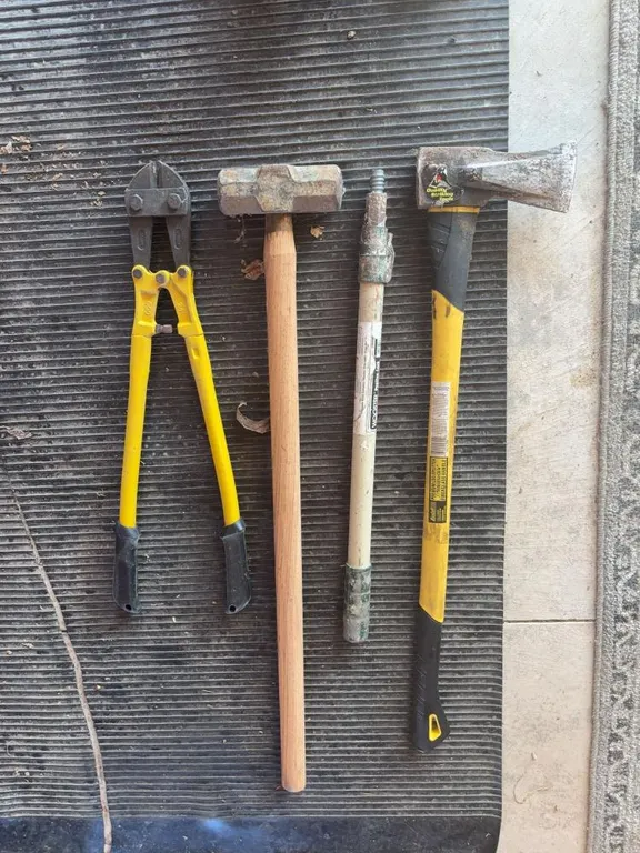24” Bolt Cutters, Sledge Hammer & Ludel Log Splitter