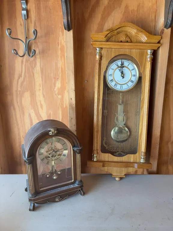 Seth Thomas Mantel Clock & Daniel Dakota Quartz Clock