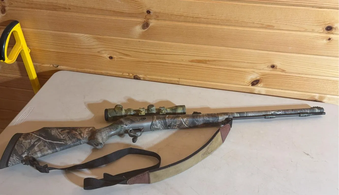 Thompson Center Arms .50 Cal Muzzleloader w/ A1 Optic 1.5-6x32SG Scope -SN 35405 -Good Condition