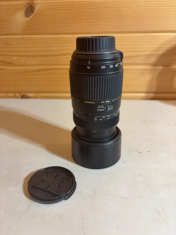Tamron AF 70-300mm 1:4-5.6 Tele-Macro (1:2) Lens