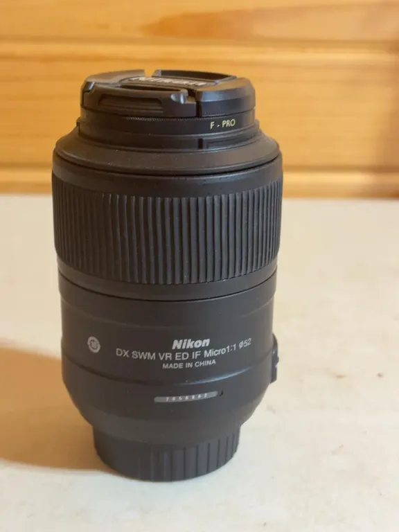 Nikon DX AF-S Micro Nikkor 85mm 1:3.5 G ED Lens
