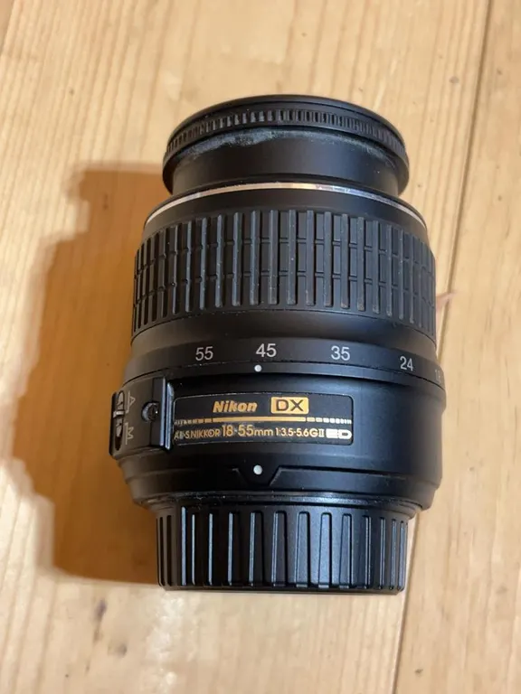 Nikon DX AF-S Nikkor 18-55mm 1:3.5-5.6 Lens