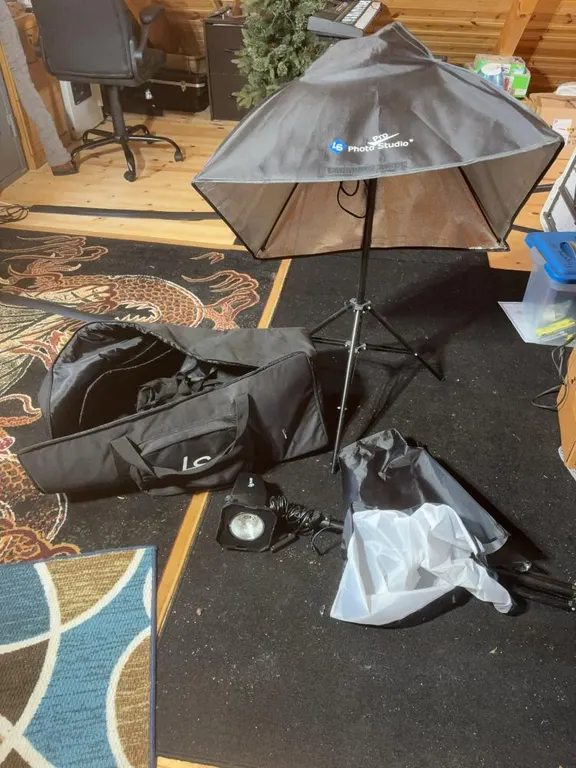 LS Pro Photo Studio Lighting & Accessories w/ Bag