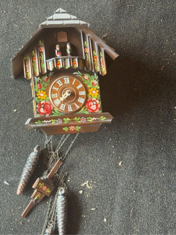 8 Day Cuckoo Clock -Made in German -Plays Edelweiss