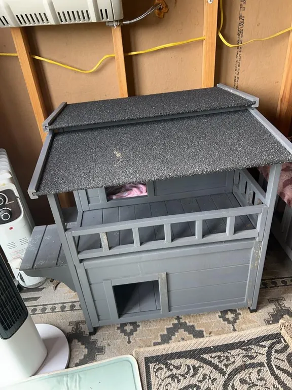 Wooden Cat House w/Heating Pad -34x29x29