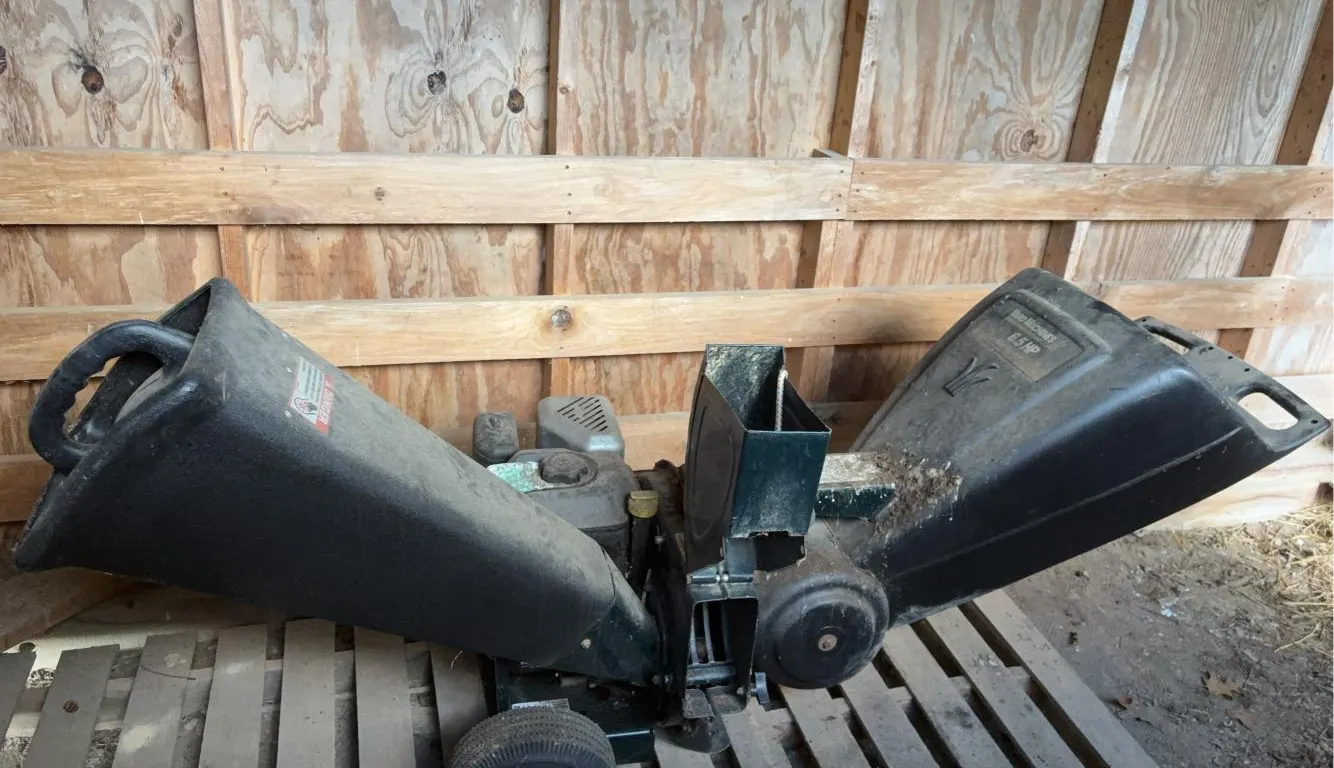 Yard Machines 6.5HP 3-Way System Shredder -Model 24B-464B062 -Untested