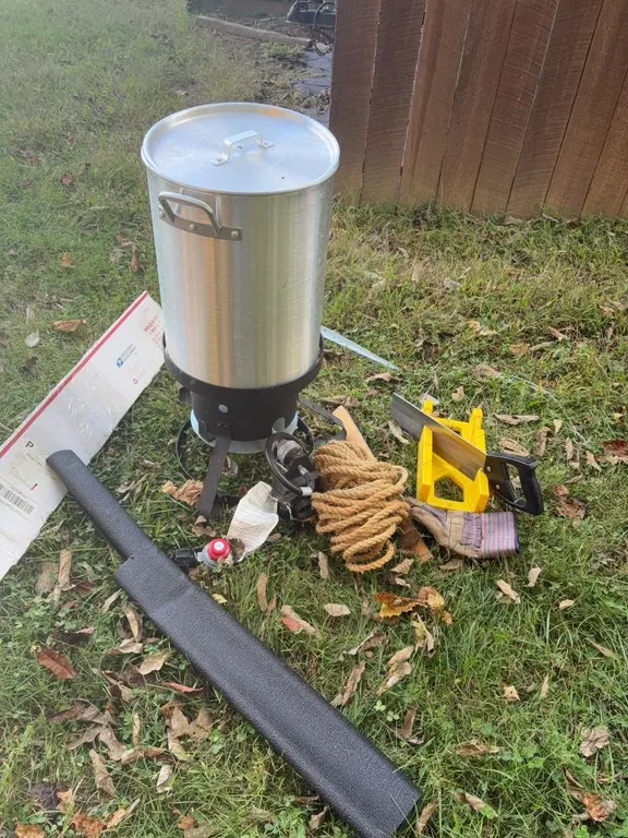 Heavy Duty Outdoor Single Burner Propane Stove w/ Stock Pot, Rope, Saw & More
