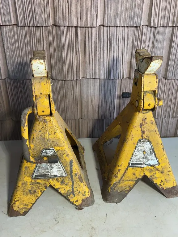 (2) Wilmar Jack stands - 16"