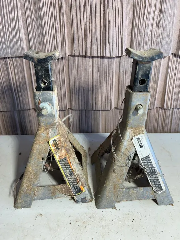 (2) Larin Jack stands - 10" - 2 Ton