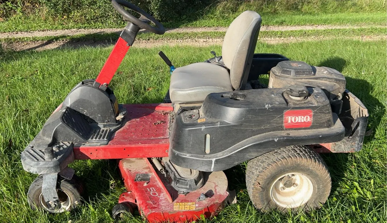 Toro Timecutter SWX 5050 50” Deck -Model 74795 -SN:400160437 w/ VTwin Commerical 24.5 HP Motor -Model 127-9040 -Showing 59 Hours