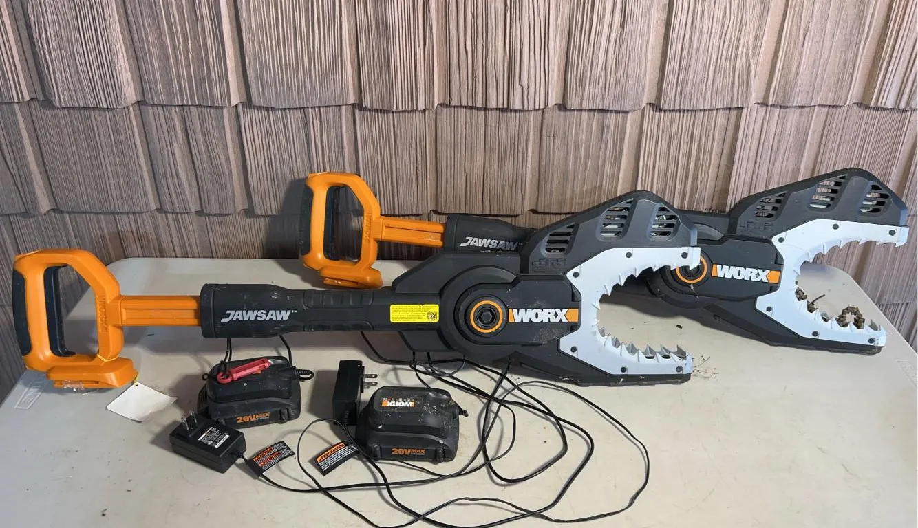 (2) Worx JawSaws with batteries