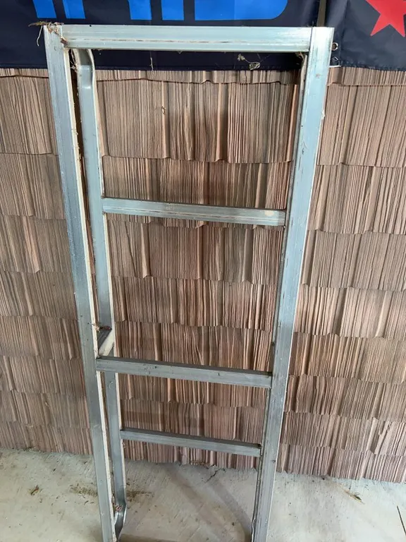 Aluminum pallet - 21.5x63"