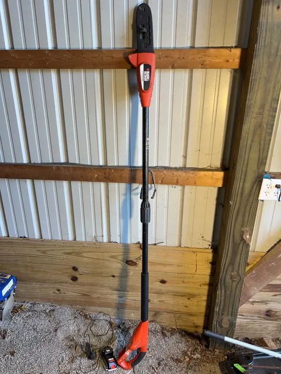 Black & Decker battery pole saw