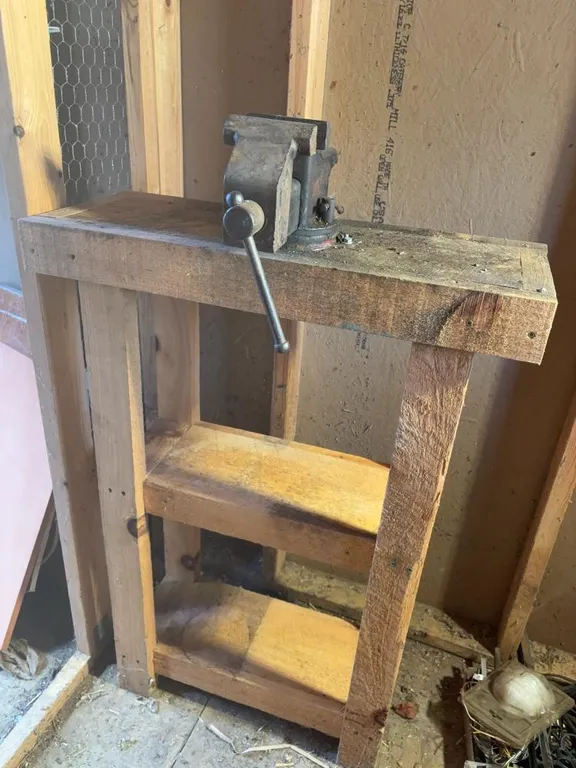 Wooden stand with Vise