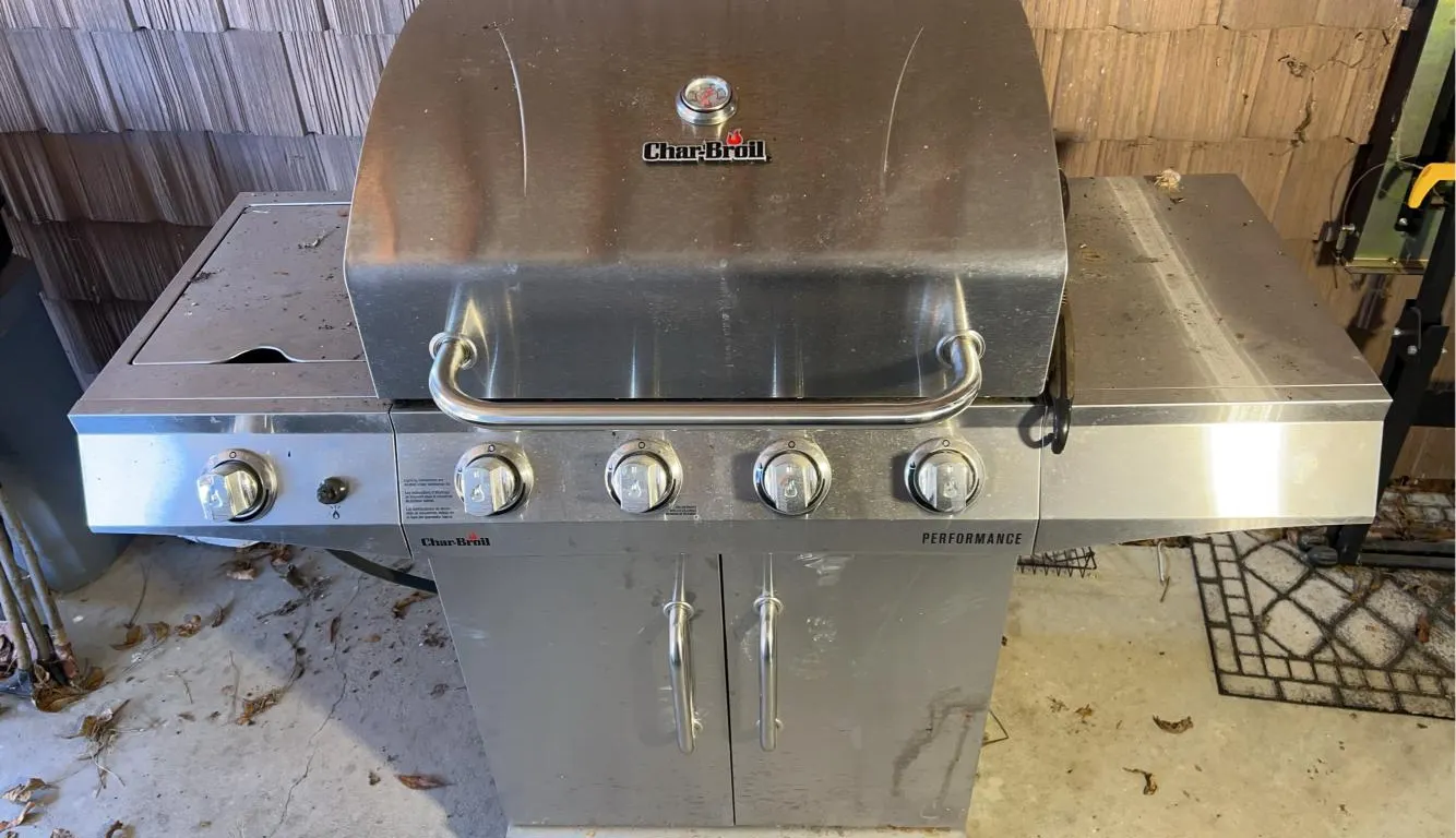 Charbroil propane performance grill w/ cover