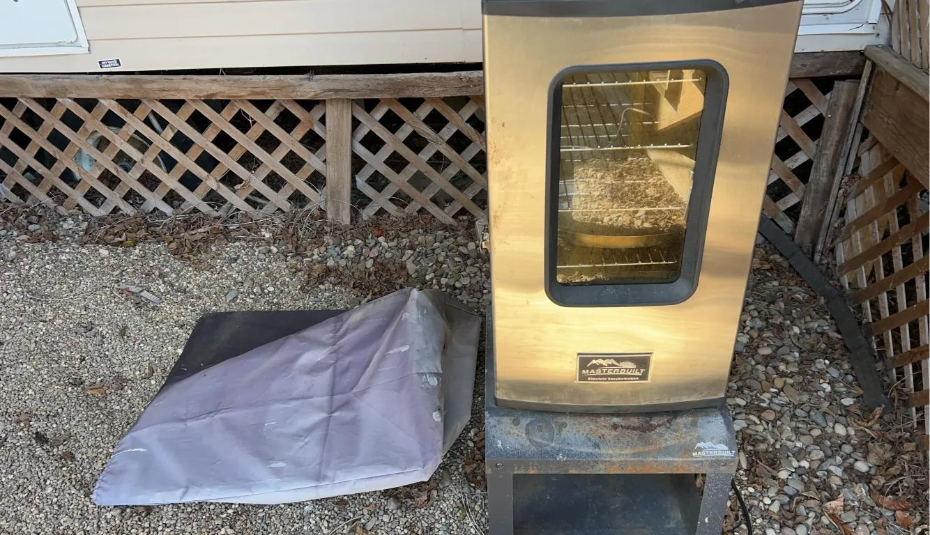 Masterbuilt electric smokehouse smoker with stand and cover