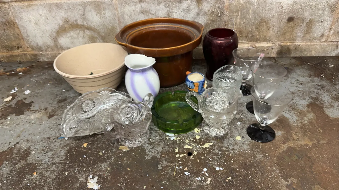 Assorted glassware