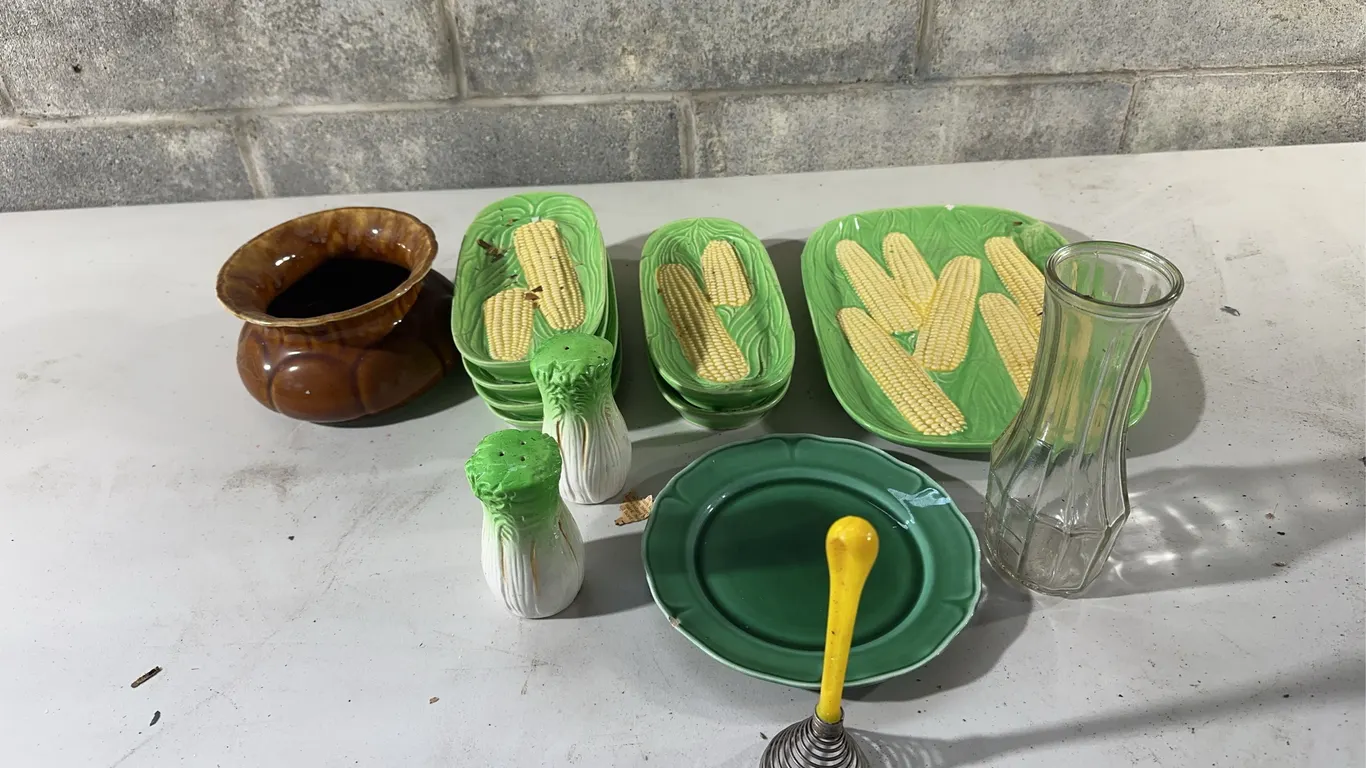Assorted dishes
