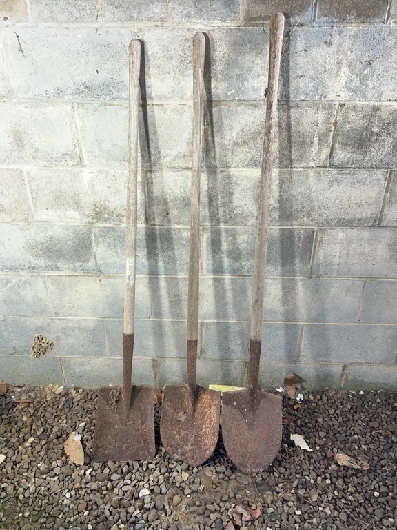 (3)- shovels