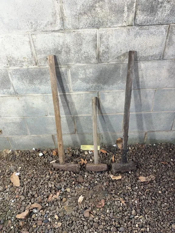 (2)- sledges & (1)- splitting maul