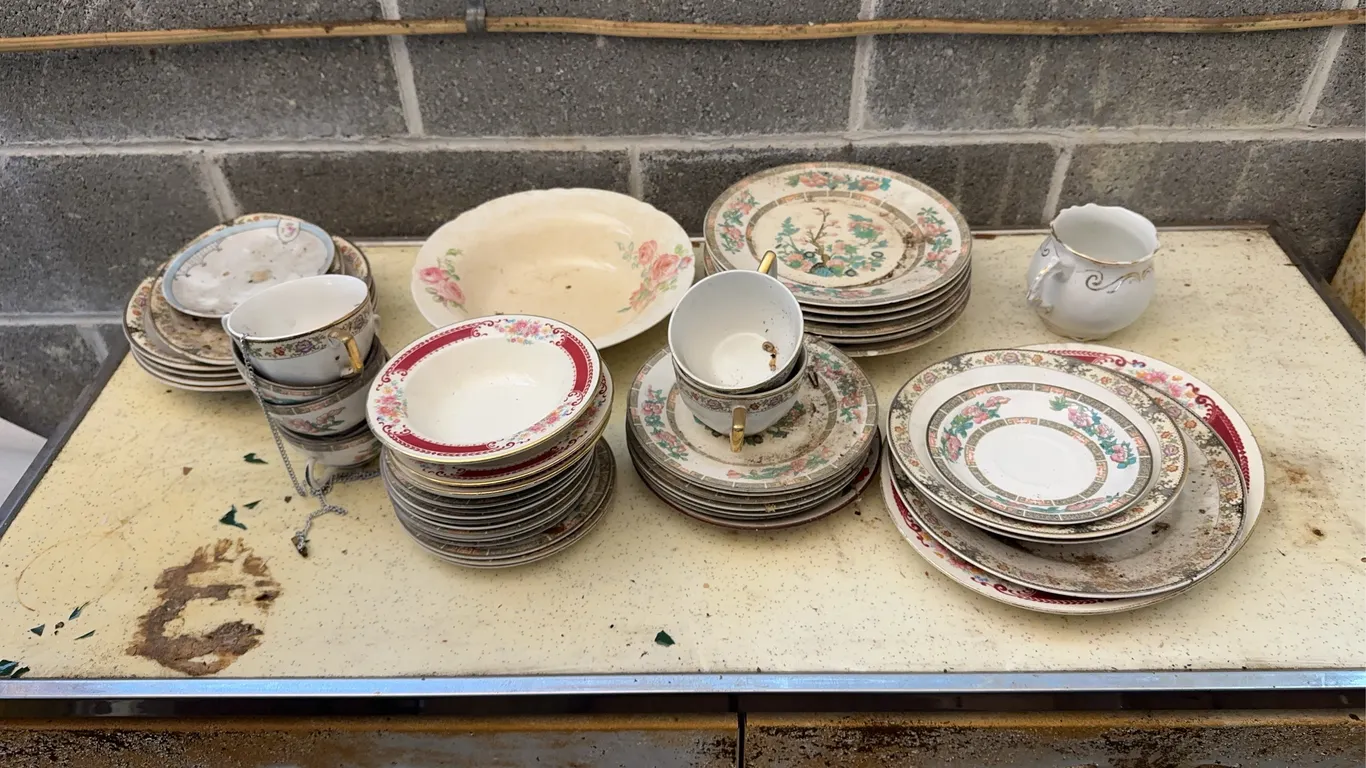 Edwin m Knowles dishes & more