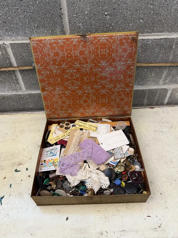 Large lot of buttons
