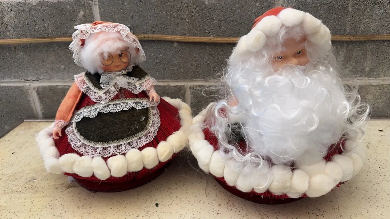 Mr & Mrs Santa decor