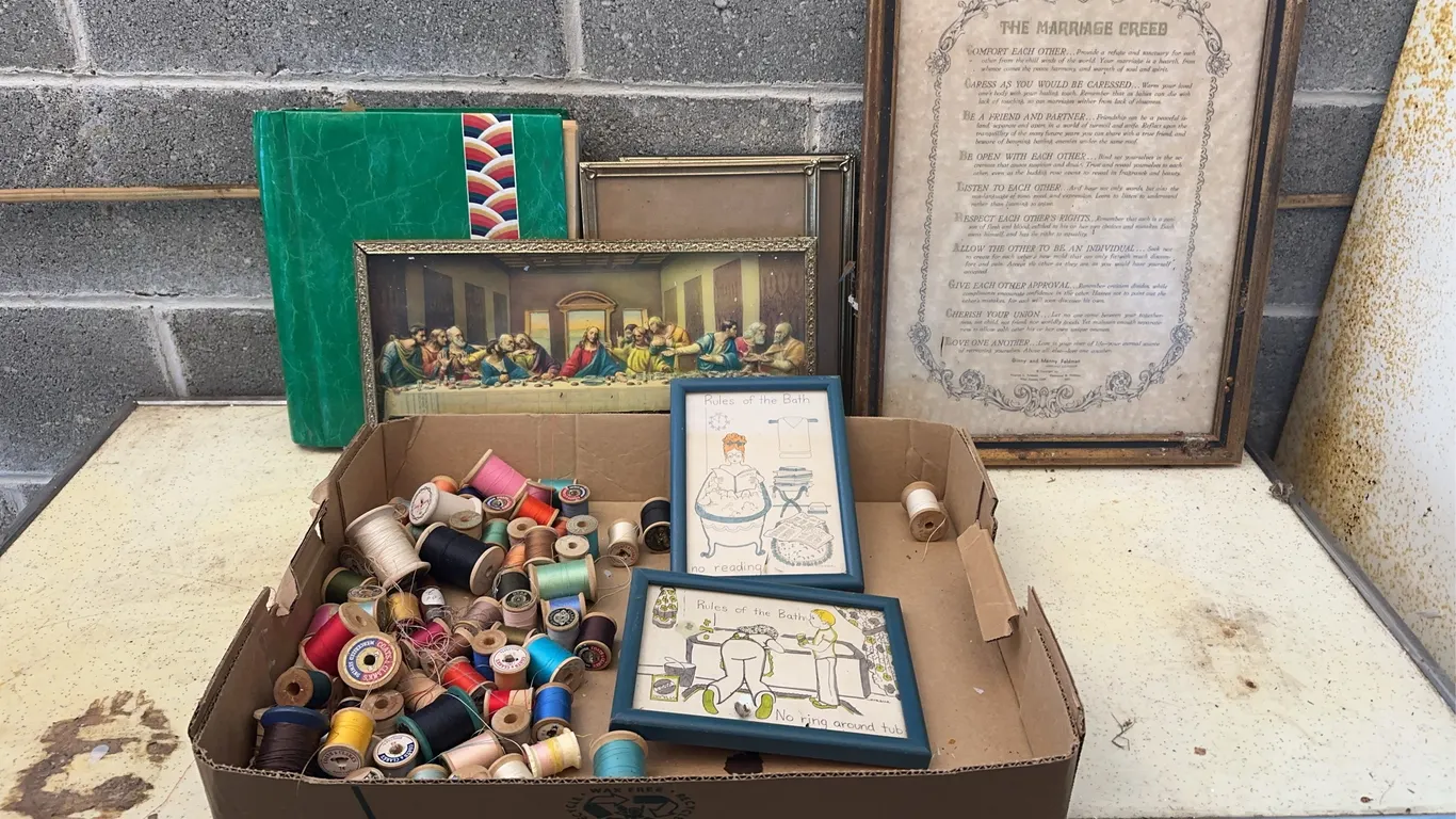 Wooden thread spools, pictures & more