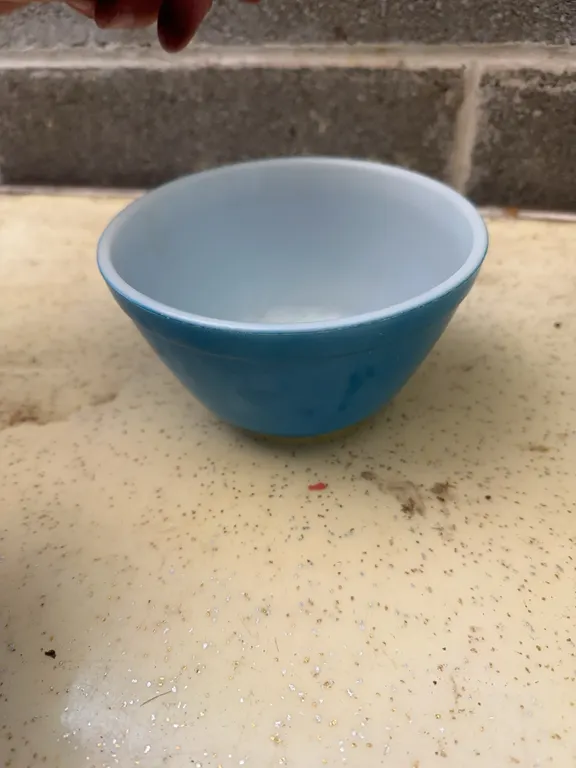 Pyrex bowls