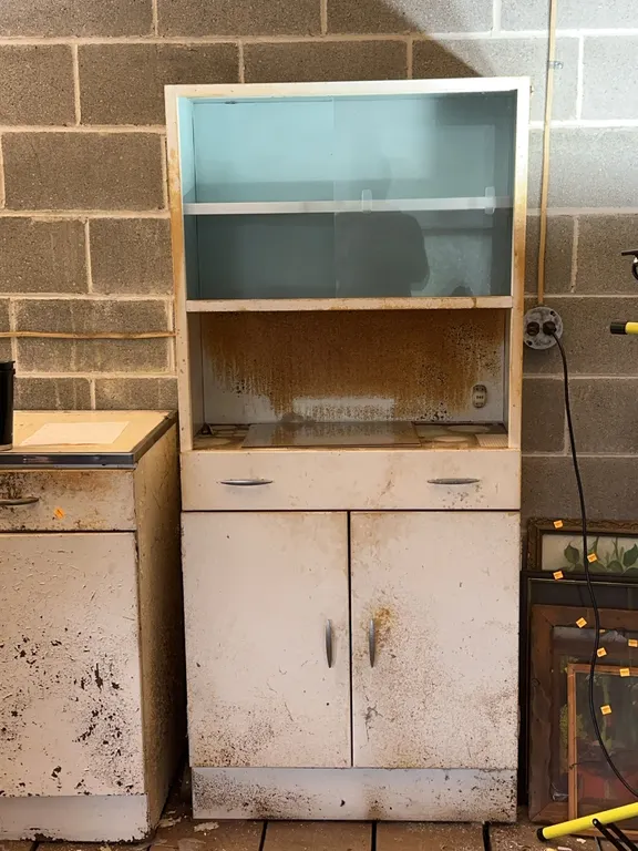Metal cabinet top and bottom