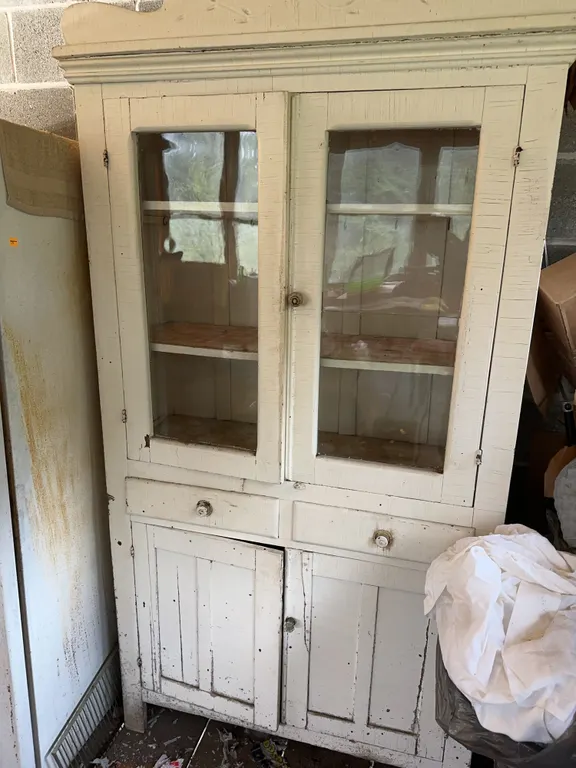 China hutch