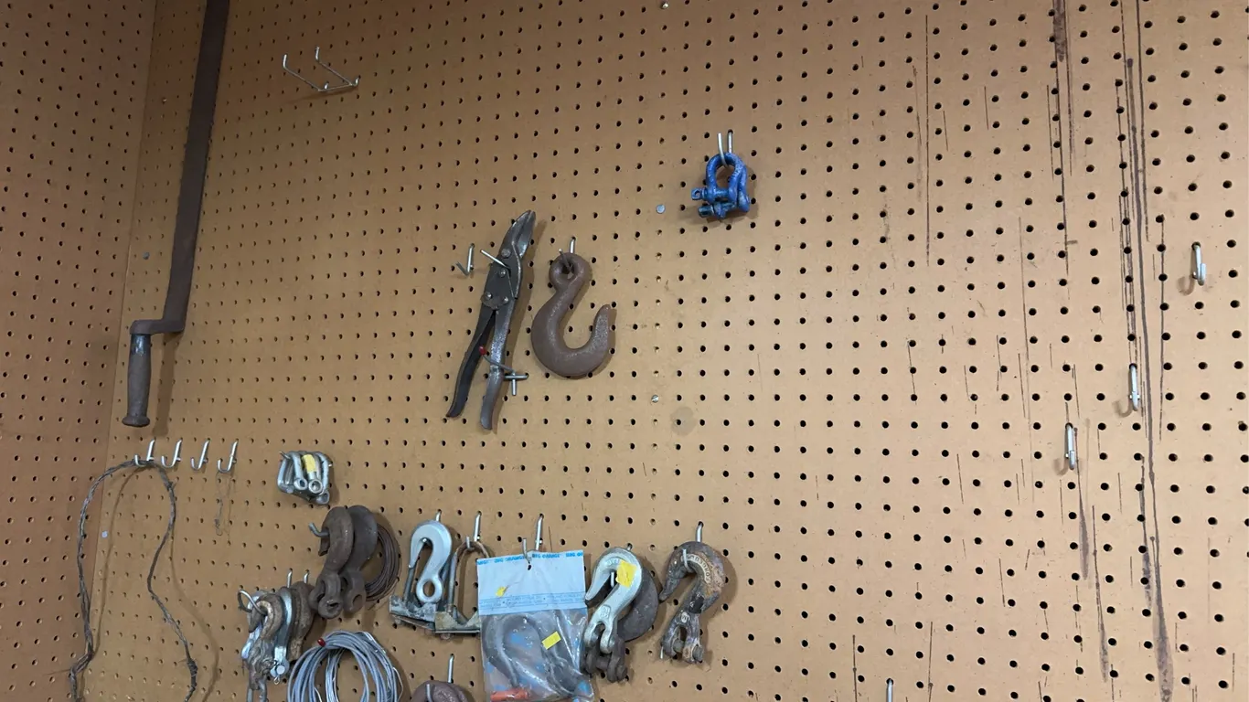 Content of pegboard