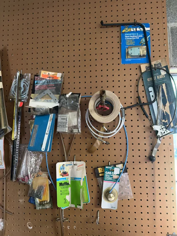 Content of pegboard