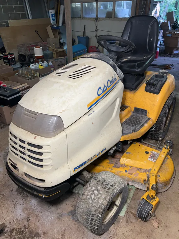 Cub Cadet Power Shaft GT 3200 Riding Lawn Mower -Showing 531 Hours -54� Deck - Turns Over Doesn�t Start