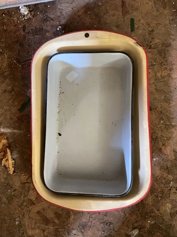 Graniteware/enamelware pans