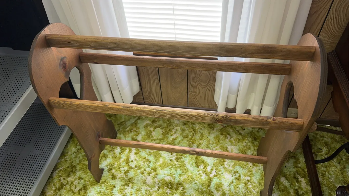 Blanket holder (11.5x31.5x30.5)