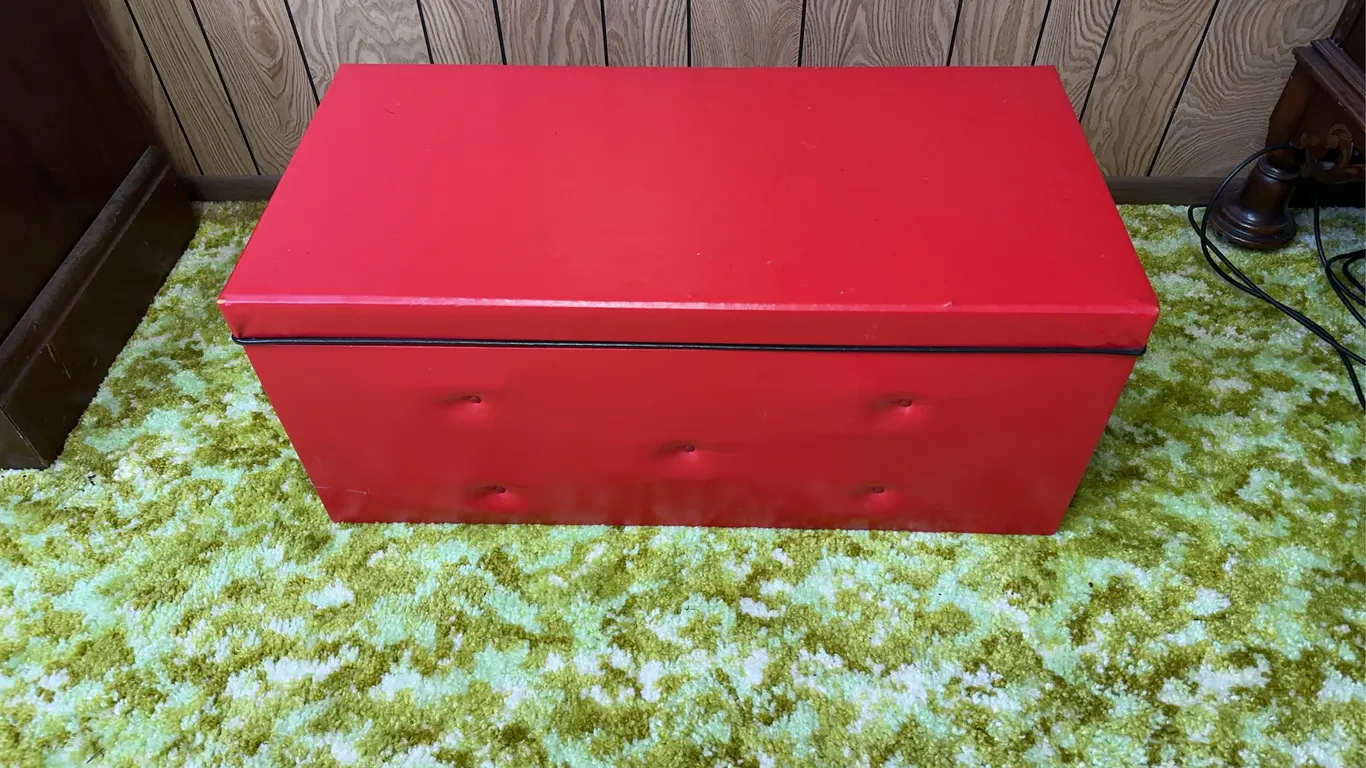 Storage chest (16x32x14)