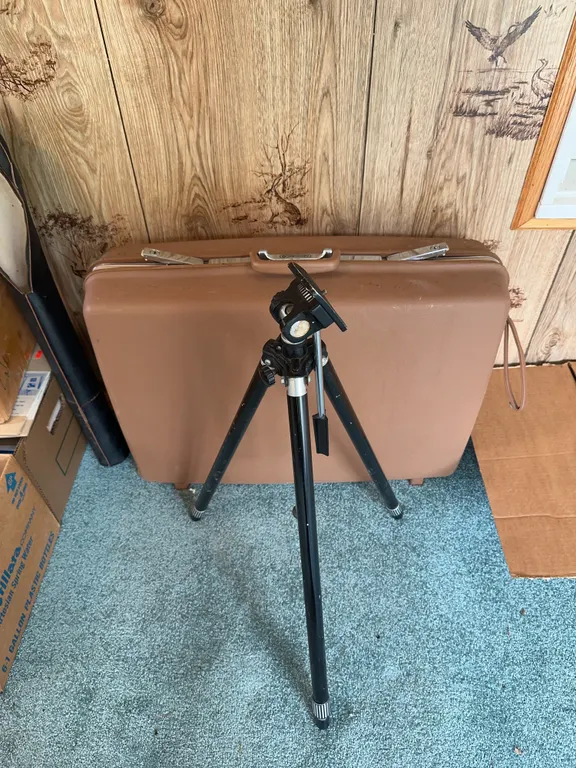 Samsonite Hard-case Suitcase and tripod