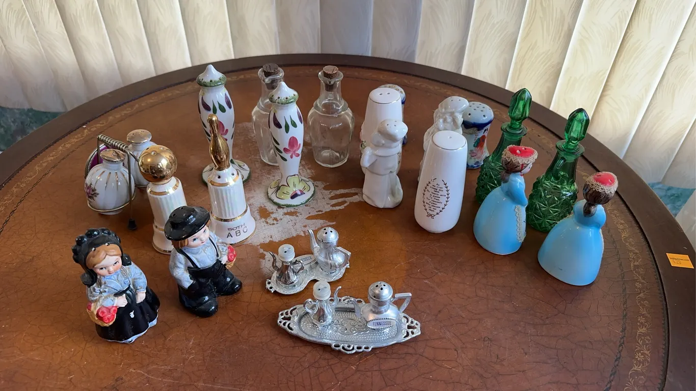 Salt & pepper shakers