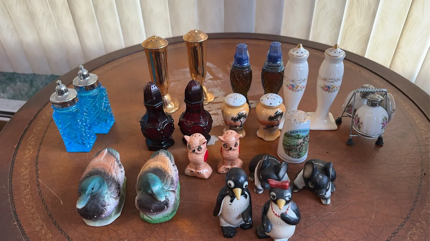 Salt & pepper shakers