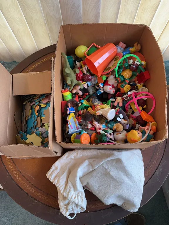 Large lot of kids toys, United States puzzle & more