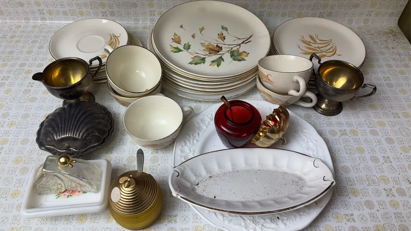 Plates, decor & more ( some of the plates are 22k gold )