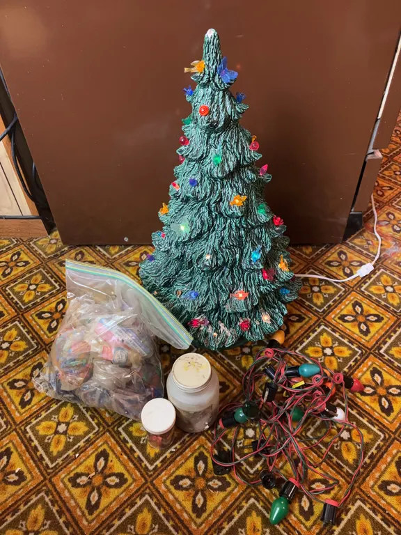 Ceramic Christmas tree & more ( tree is chipped)