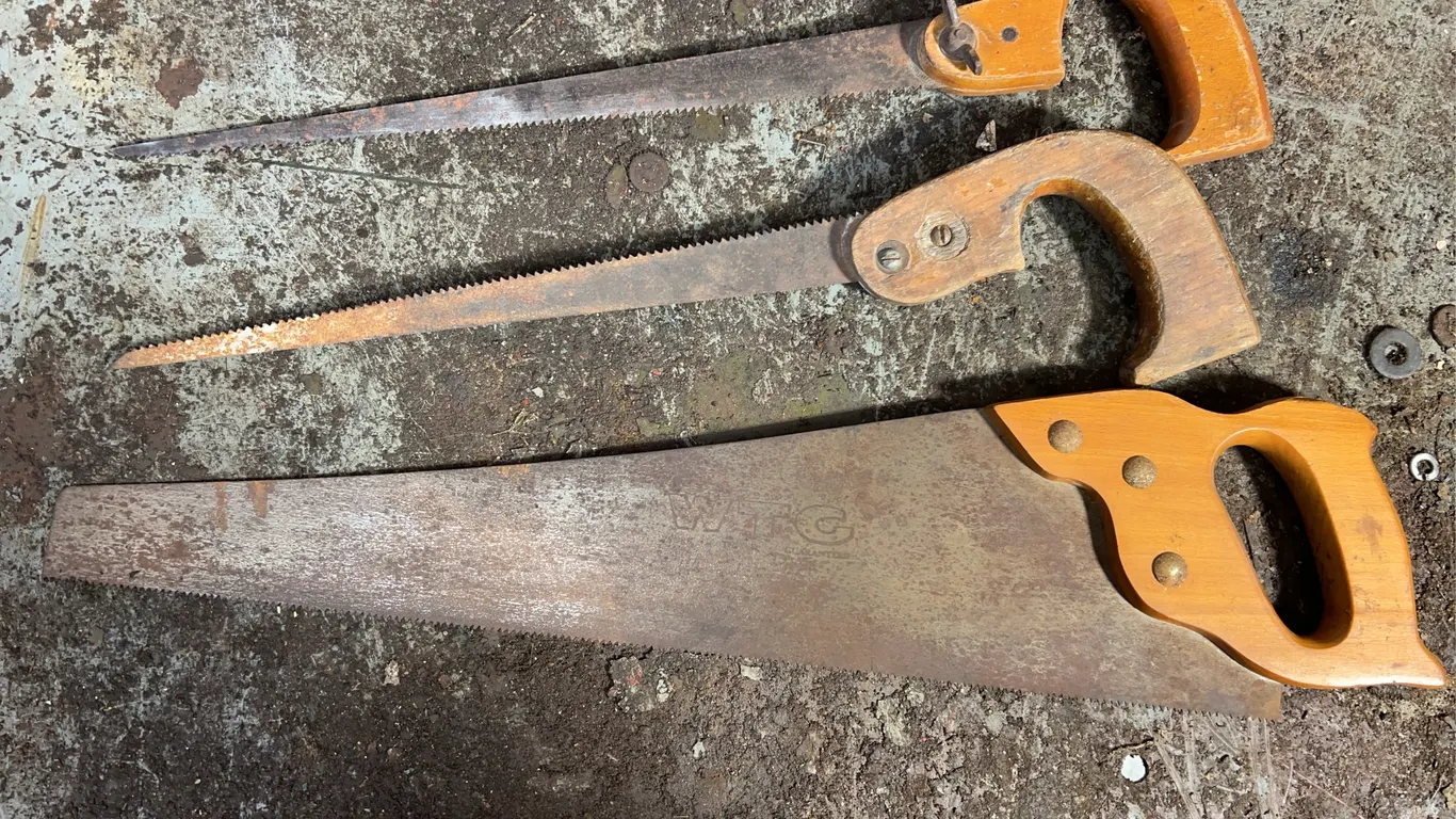 (3) Handsaws, (1) WTC
