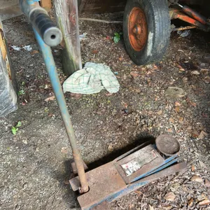 Vintage Viking Intermarket Model 31 2-Ton Heavy Duty Hydraulic Floor Jack