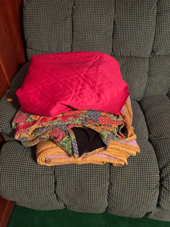 (3)- blankets