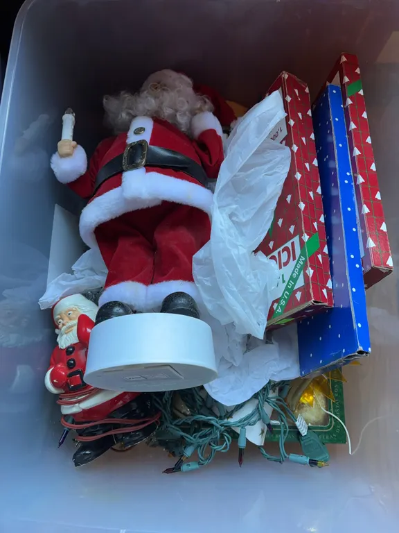 Lot of Christmas decor & metal Christmas yard ornaments