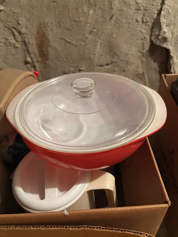 Pyrex dish, kitchenware & more